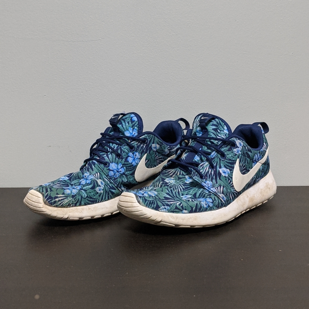 Nike Roshe Run Floral Shoes